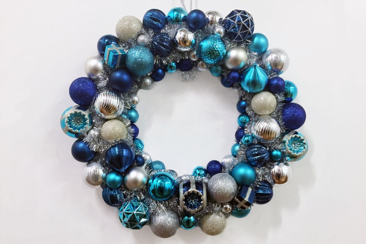 10 Blue and Silver Christmas Decorations Ideas – Amish Greenland